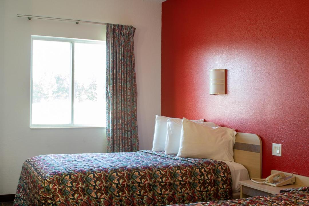 Morgantown Inn & Suites ภายนอก รูปภาพ